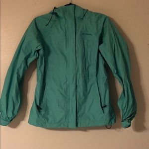 Columbia wind breaker